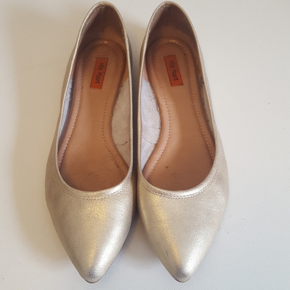 Gold flats